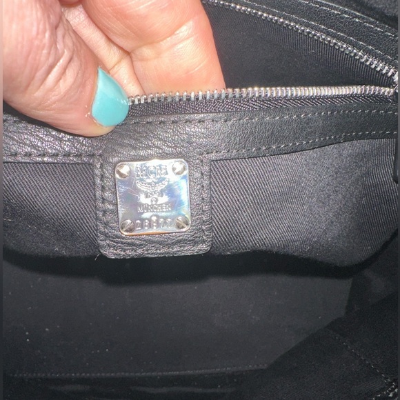 MCM Black and Red Shoulder Bag - Picture 6 of 7